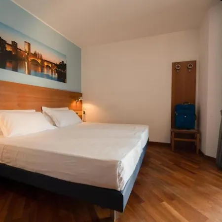 Western Fiera Hotel 4*