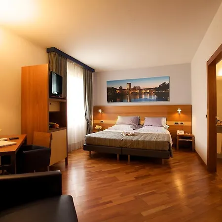 Western Fiera 4*