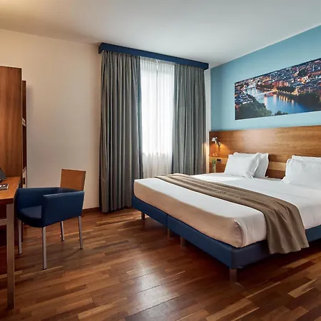 فندق Western Fiera 4*
